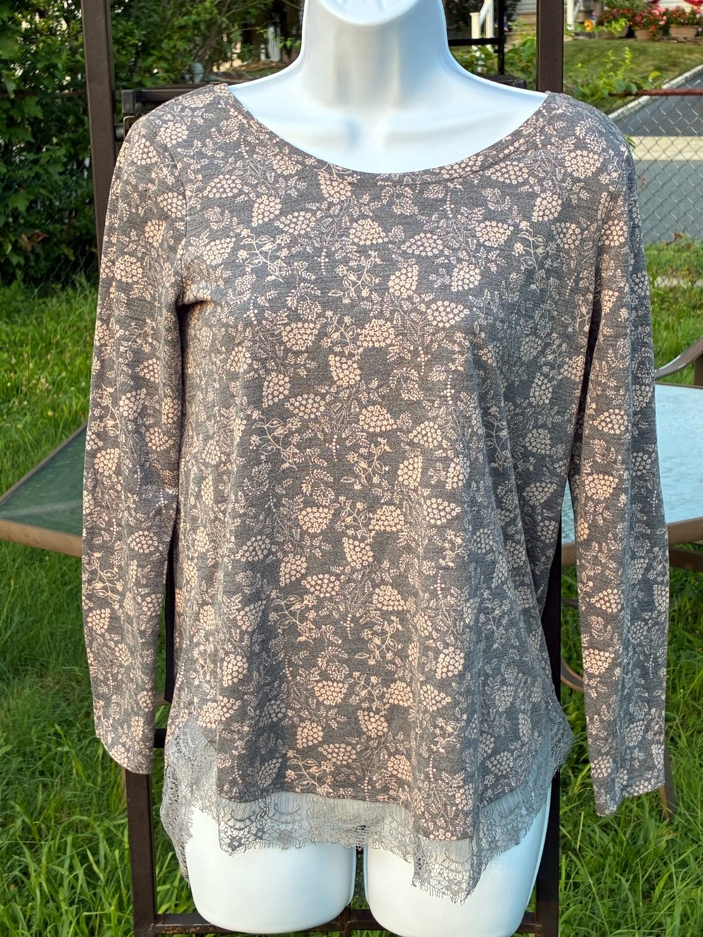 Women's Lauren Conrad LC Gray Floral Lace-Hem Quarter/Long Sleeve Top